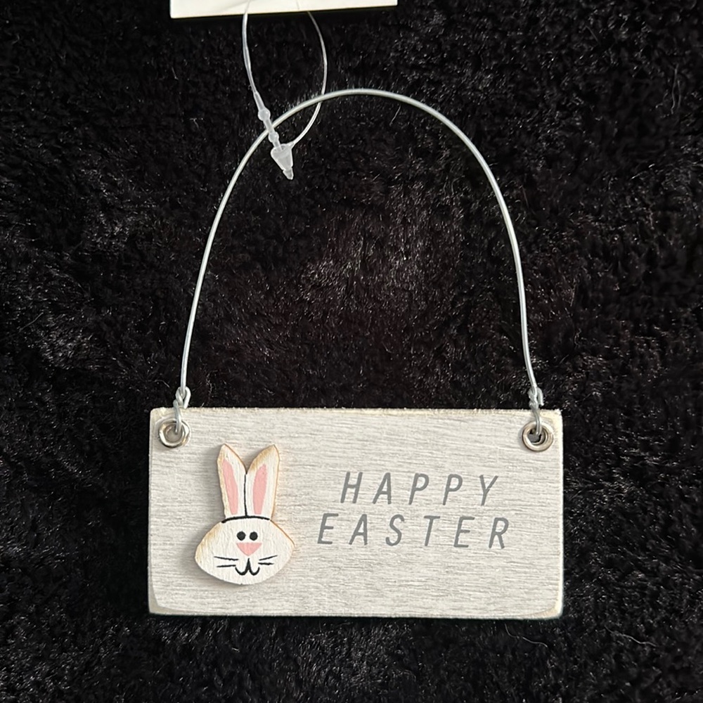 CBrand new Hearthside HAPPY EASTER decor